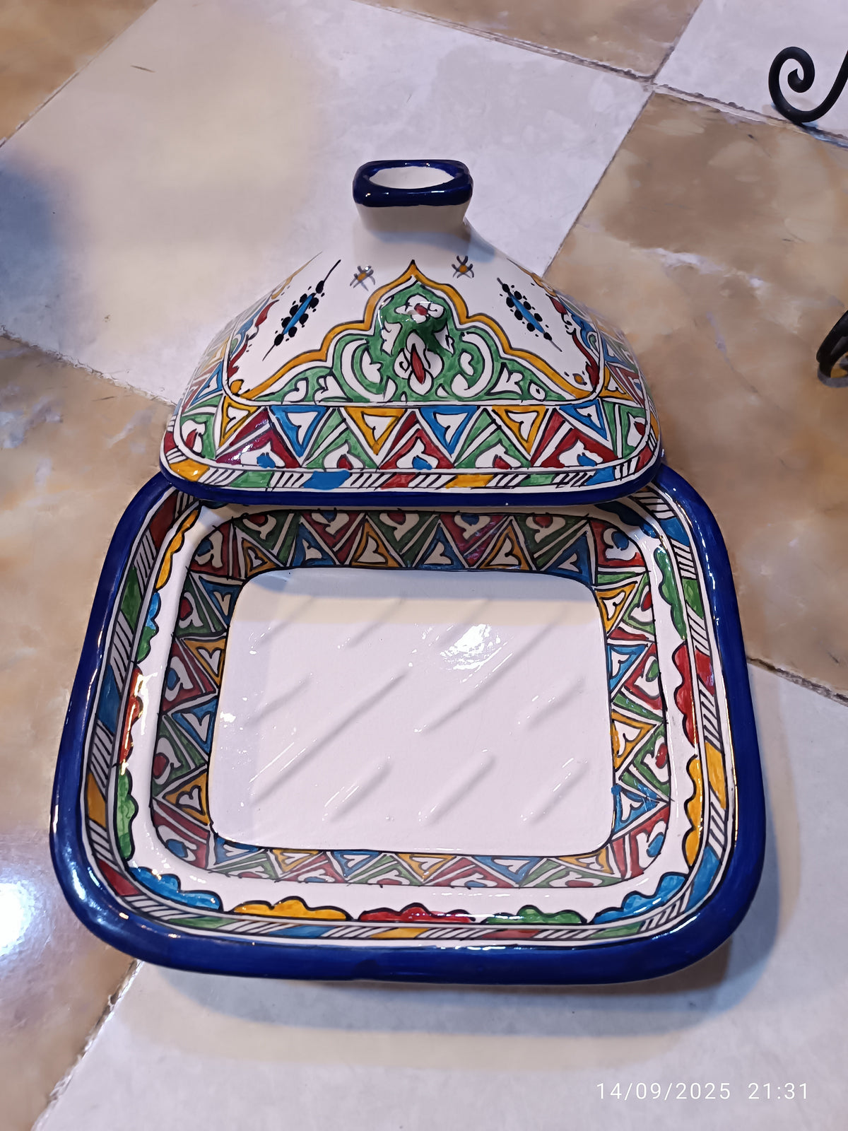 Square Moroccan Tagine – Multicolor Ceramic Cooking Pot 24 × 29 cm