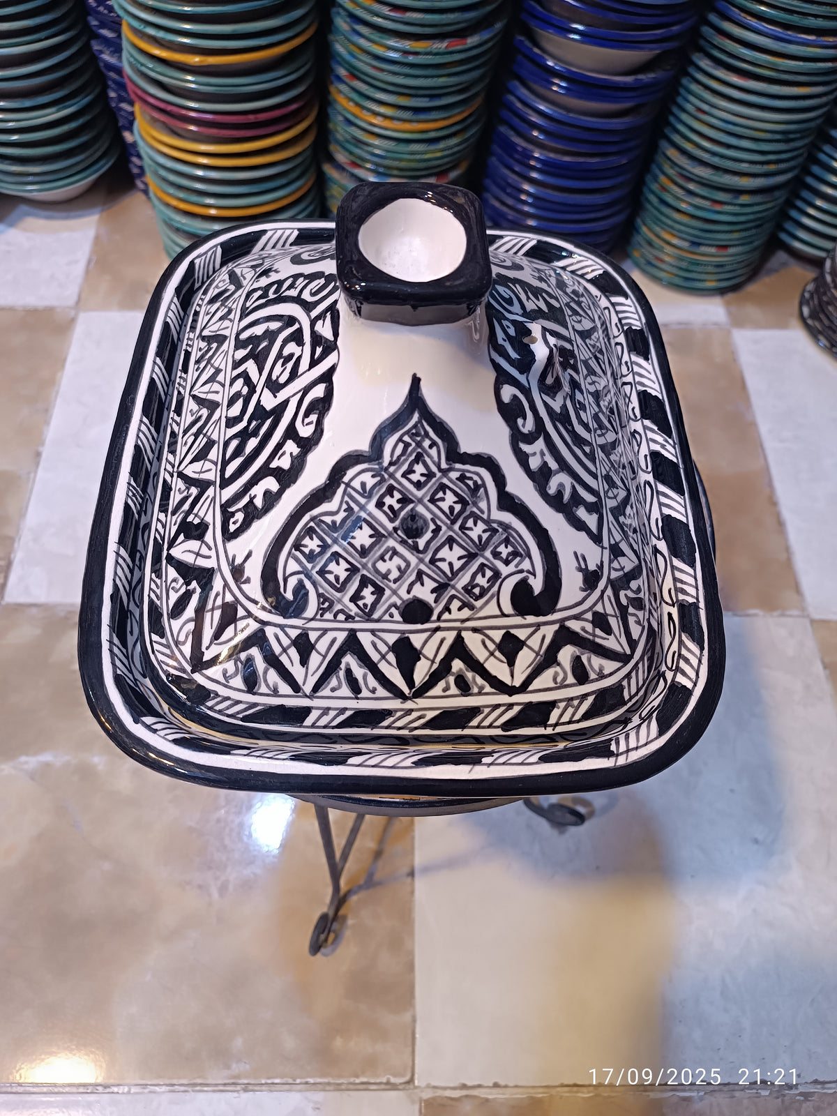 Square Black Moroccan Tagine – Ceramic Cooking Pot 24 × 29 cm